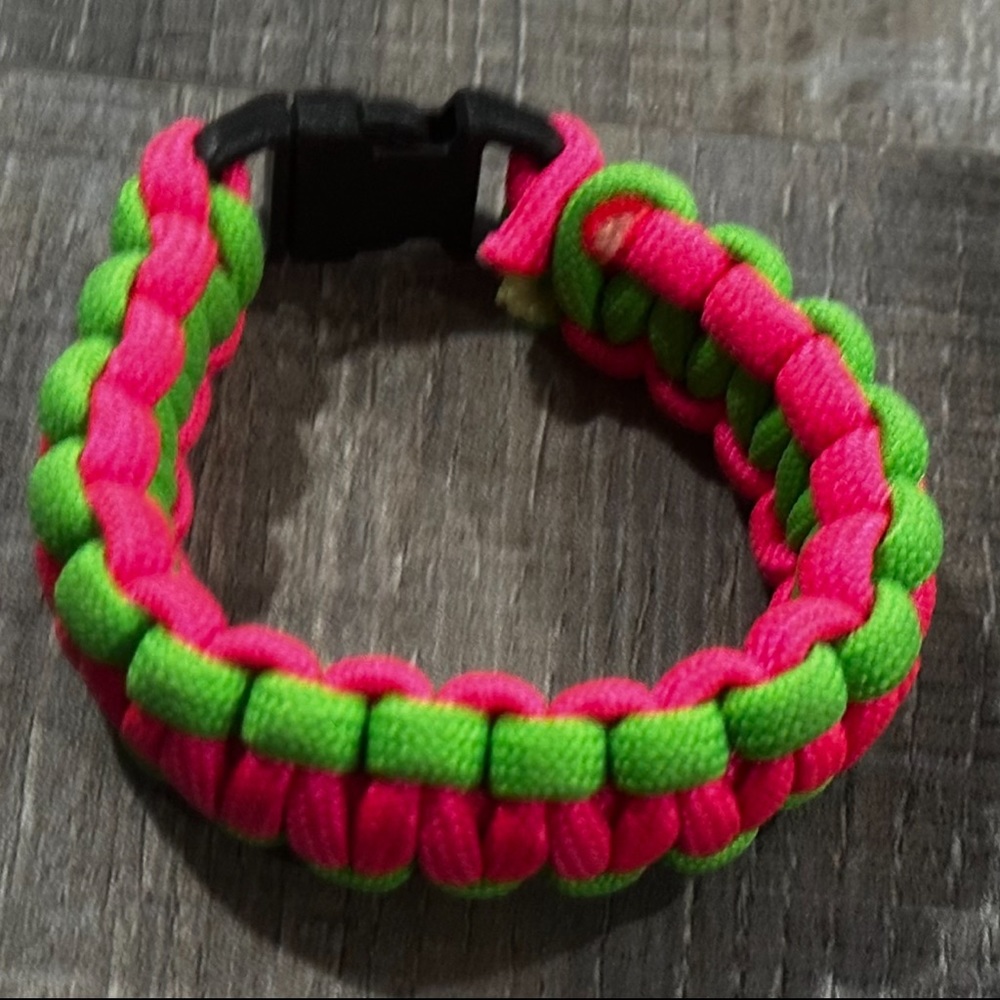 💞 New Handmade Small Paracord Survival Bracelet